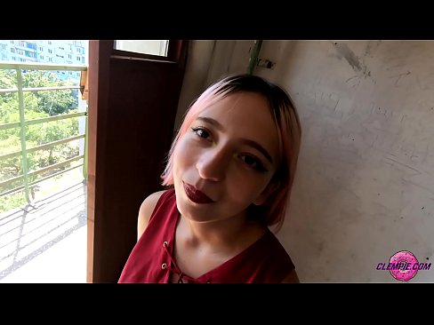 ❤️ Student Sensual siše stranca u zaleđu - sperma mu na licu ☑ Samo porno kod nas